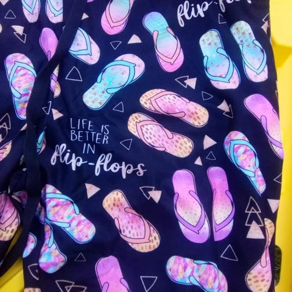 Life is better in flip flops l/xl jogger capris - Picture 2 of 2